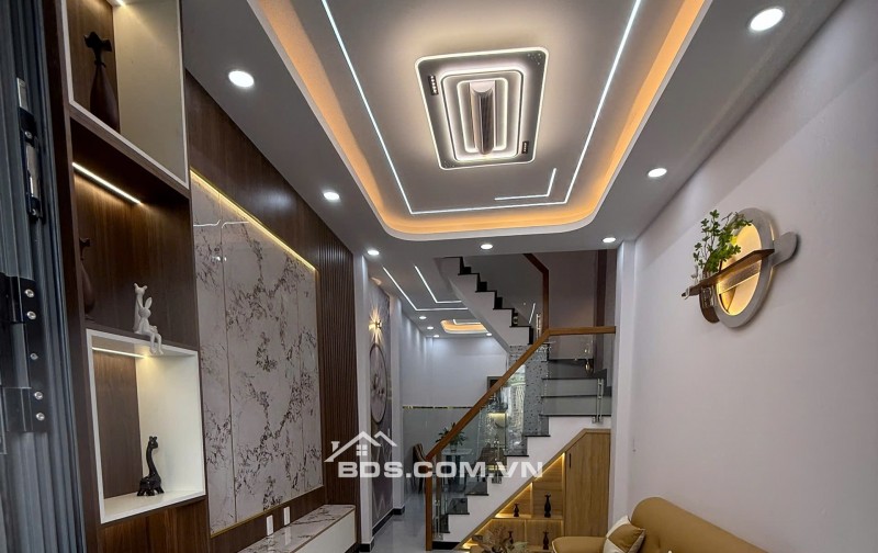 NHÀ BÁN, ĐẸP LUNG LINH, 3TẦNG, HẺM 4m, MỄ CỐC P15Q8, Dtsd 136m2, NHỈNH 4ty